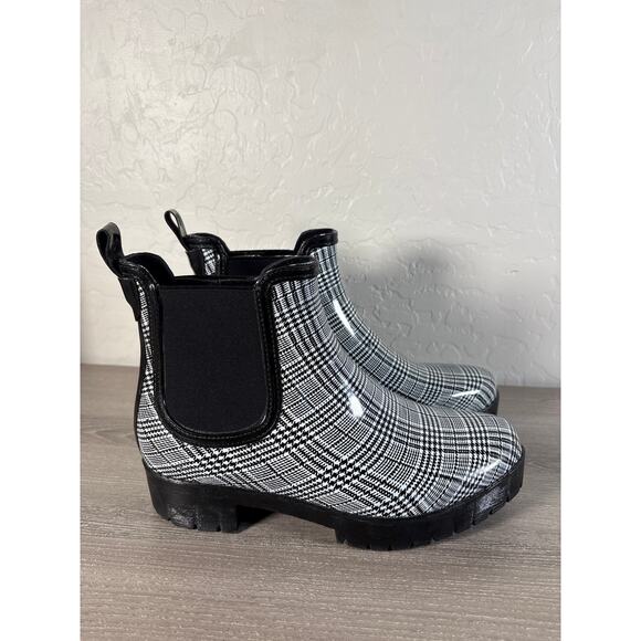 New! Jeffrey Campbell Cloudy Chelsea Rain Boots Size 8 Black and White Plaid - Picture 4 of 9